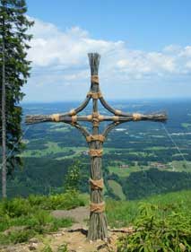 weidenobjekt_crux_salix_weidenkreuz_weidenwahn_weidenkunst
